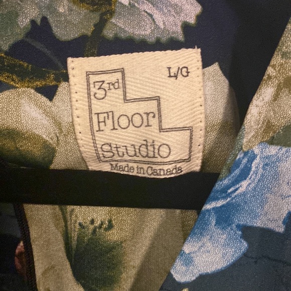 Beautiful 3rd Floor Studio dress! Never worn! - Picture 2 of 5